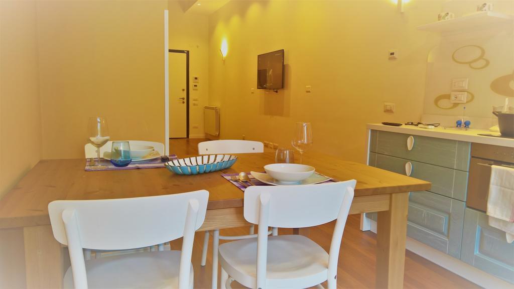 Sacra Famiglia Ausonia Apartment ปาแลร์โม ภายนอก รูปภาพ