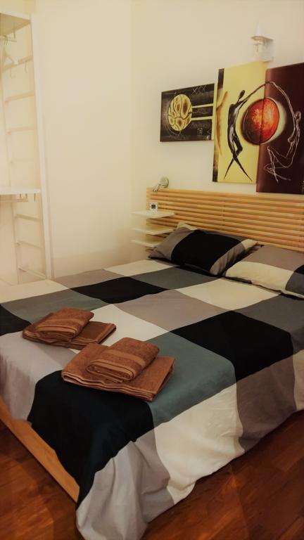 Sacra Famiglia Ausonia Apartment ปาแลร์โม ภายนอก รูปภาพ